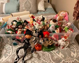 AnnaLee assorted holiday dolls 
