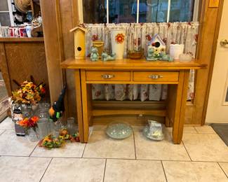 Gardening table or pull out for dining table 