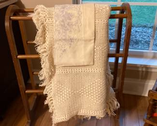Wooden vintage blanket stand 