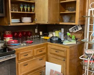 Glassware and misc kitchen pieces