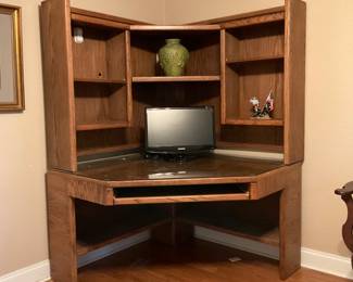 Corner computer desk with bookcase