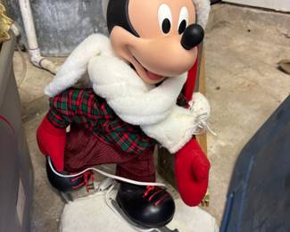 Ice skating Christmas MICKEY