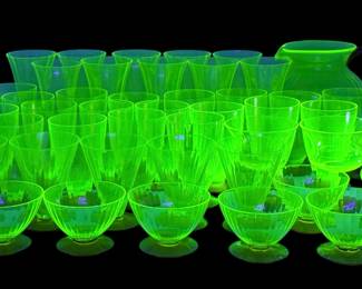 (26pc) Uranium Large Set Of Glassware