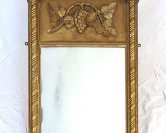 Federal mirror with grapevine carving