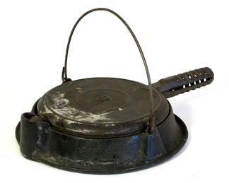 Scarce early Lodge No. 8 waffle iron