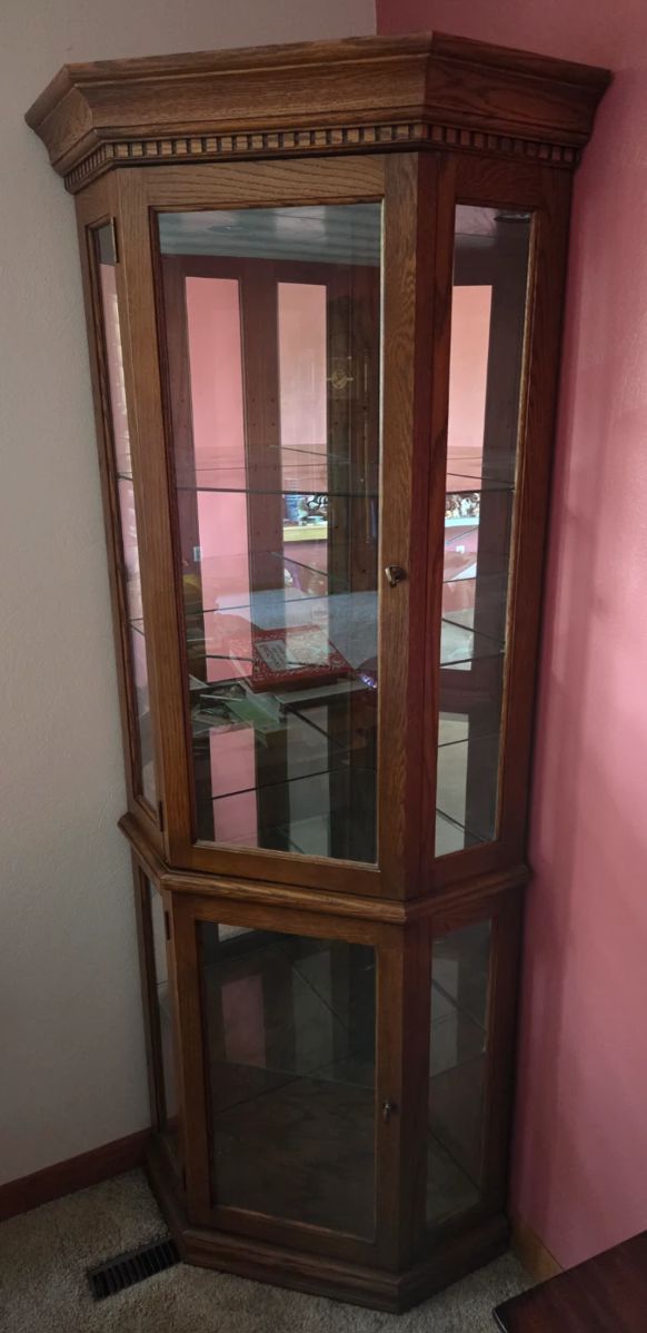 Corner glass cabinet