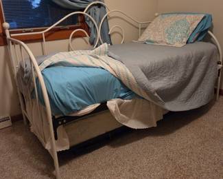 Trundle bed