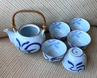 AAA242- Hand Painted Japanese Tea Pot And 5 Teacups 