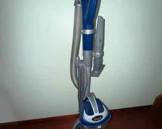 AAE407 Shark Vacuum
