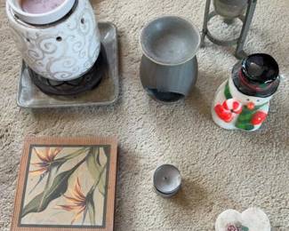 AAA021 Assorted House Decor 