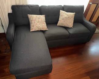 AAE401 L-Shaped Sofa with Two Extra Pillows