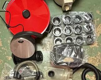 AAA249 Mystery Kitchen Appliances Lot