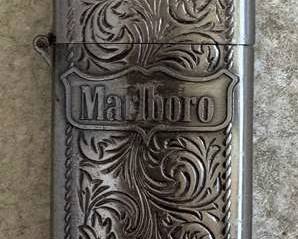 AAA075 Vintage Zippo Malboro Lighter