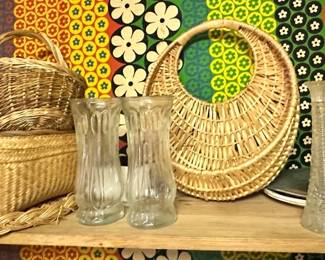 AAA236 - Decorative Baskets And Vases