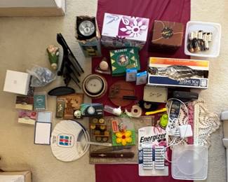 AAA076 Miscellaneous Assortment Of Office Goods