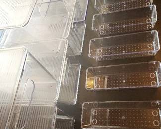 AAE416 - Assorted Clear Plastic Storage Bins