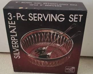 AAA106- FB Rogers Silver Co. 3 PC Serving Bowl Set Silver plate Rim Made in Italy UNOPENED