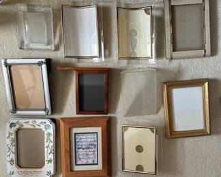 AAA147 - 11 Assorted Picture Frames 