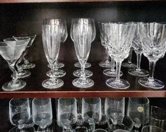 AAA045 - Clear Dinnerware (Lot 2 of 2)