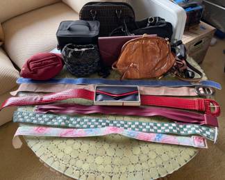 AAA117 - Vintage! Handbags, Make Up Boxes and Belts !