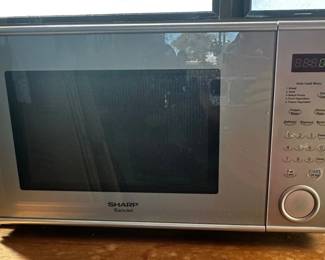 AAA009 - Sharp Carousel Microwave