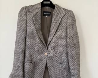 Giorgio Armani brown and beige zigzag pattern wool/ linen blend blazer. Italian size 42. Made in Italy