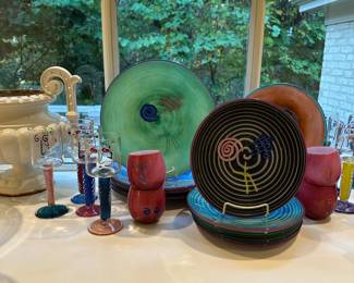 Dinner service from Fineline Studios by Kerry Feldman Art Glass. Abstract face decorations, hand- blown. Service for 8.