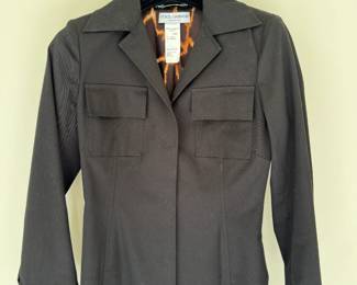 Dolce & Gabbana black heavy cotton twill tailored jacket with boning. Italian size 44. Made in Italy.