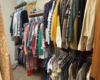 TONS of misses clothes size small-XL