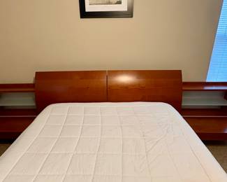 Modern headboard w/illuminated sides, queen bed