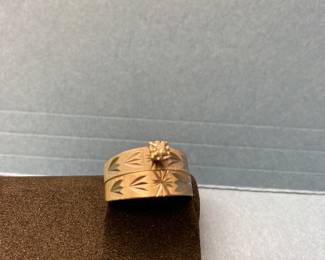 Gold/Diamond Ring