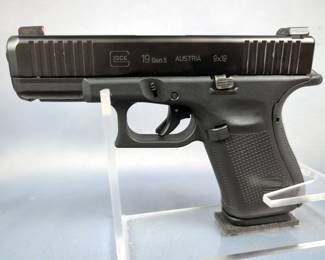 Austria Glock 19 Gen 5 9x19 Pistol SN# BPDS930