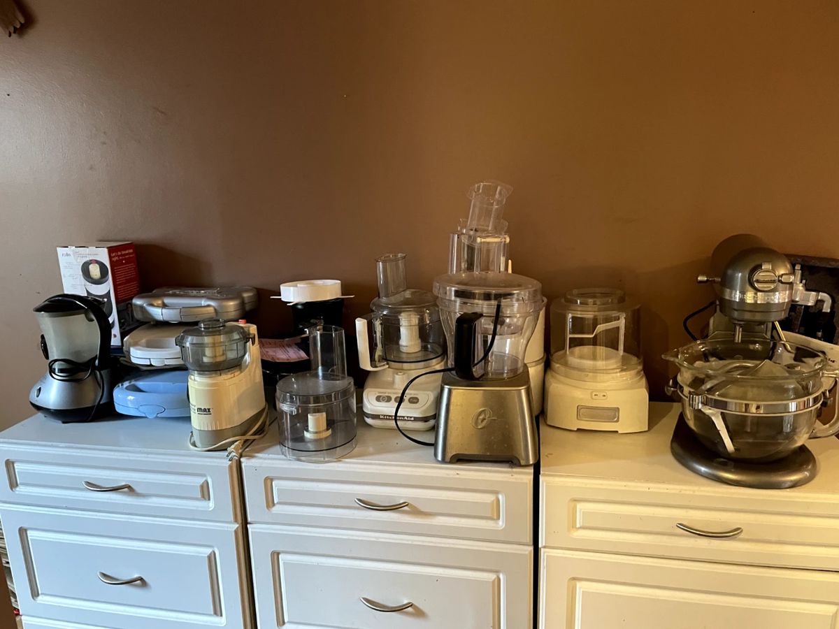 Small appliances, some never used.