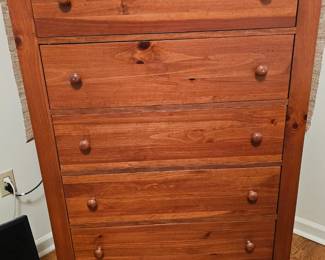 Pine dresser