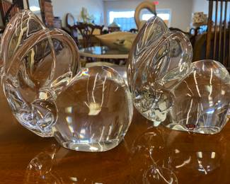 Orrefors Sweden crystal bunny rabbits signed by Olle Alberius #4287-111