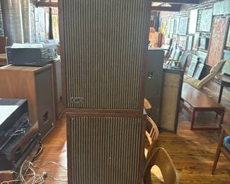 Lots of vintage speakers 