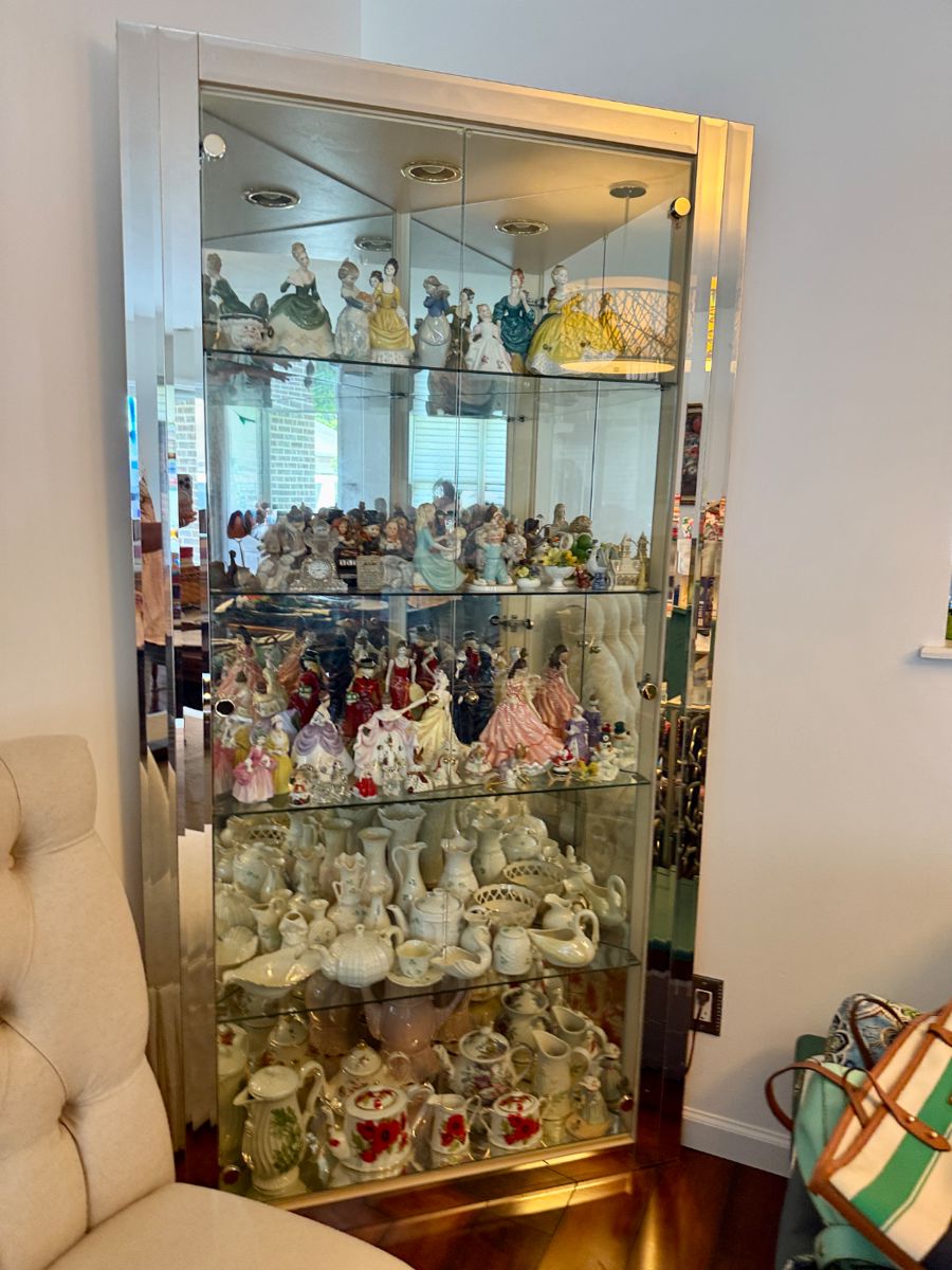 VINTAGE COLLECTIBLES