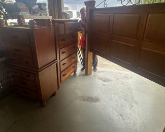 Buy it now- $300
King Sz. Bedroom Set
2 night stands, Headboard, and 5 chest dresser 