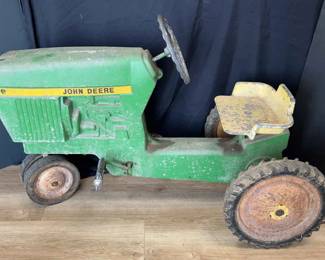 John Deere Kids Pedal Tractor