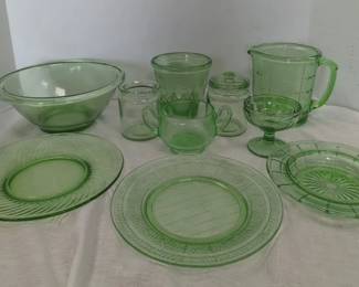 Assorted Uranium Glassware Set
