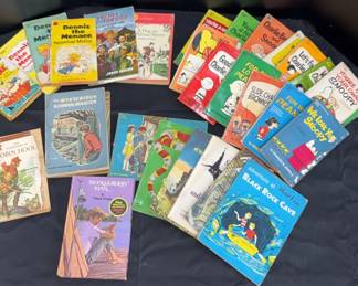 Vintage Childrens Books Snoopy, Peanuts, Charlie Brown And More