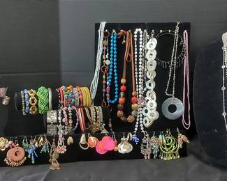 Costume Jewelery Lot