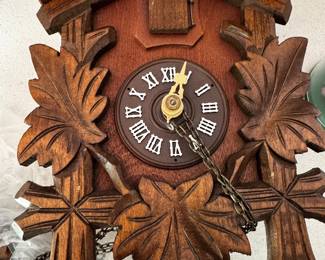 Another view of the cuckoo clock