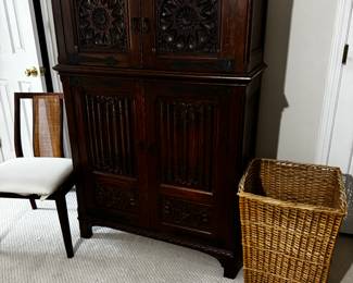 Bedroom armoire with three shelves and beautiful wood carvings