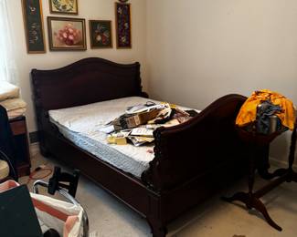 Beautiful double bed with amazing carved detail... clean double mattress is also available!