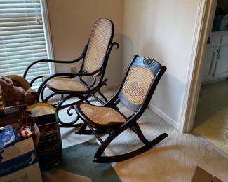 Bentwood rocker and folding rocker
In perfect shape