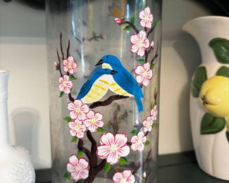 Beautiful tall base with flowers