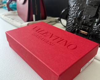 New Valentino Garavani Rockstud Black Wallet never used. 