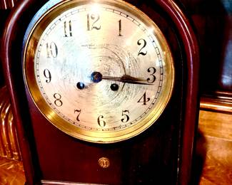 Vintage mantle clock