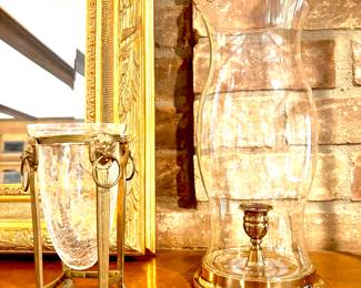 Pairs of hurricanes and vases